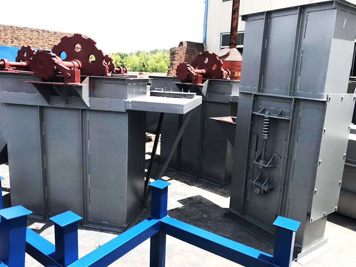 新型Z型提升機料斗型號及材質(zhì)改進(jìn)及配置